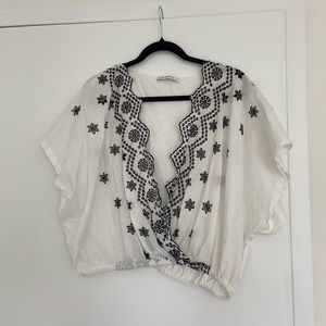 Zara relaxed black and white deep v neck top